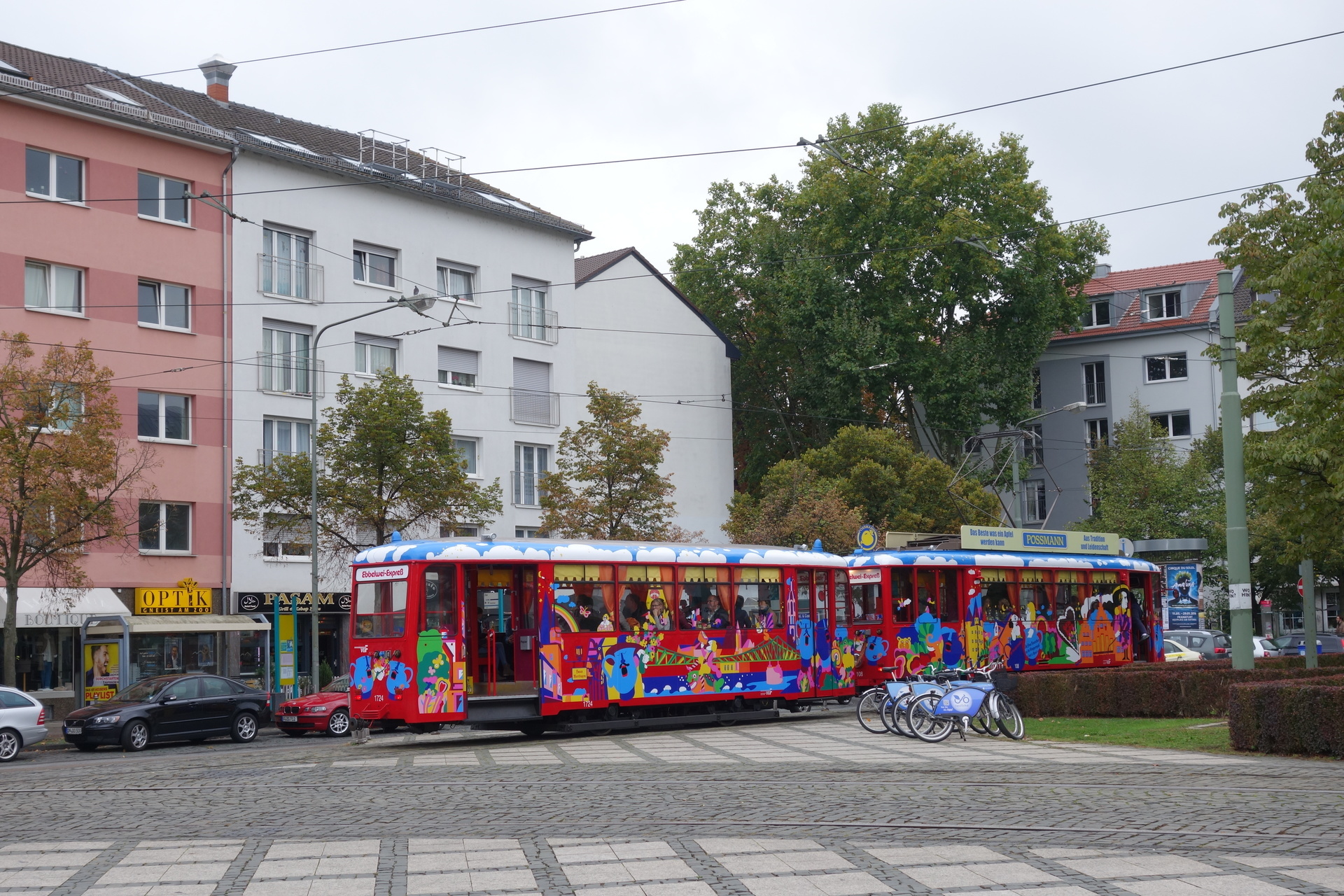 Ebbelwei Express リンゴ酒電車 フランクフルト 案ずるより住むが易し どきどきのドイツ生活